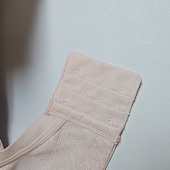 Vanity Fair Wireless Bra 44DD Light Pink - Picture 9 of 10